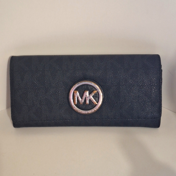 Michael Kors Black Signature Leather Continetal Large Flap Long Wallet EUC - Picture 1 of 17
